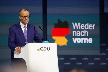 „BlackRock-Drecksarbeiter Friedrich Merz“ – Werner Rügemer über US-Finanzmacht und deutsche Politik