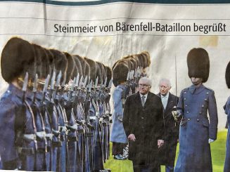 Bärenfell-Gedöns. Schafft Eure Monarchie endlich ab, liebe Briten.