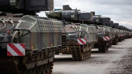 Bahn frei für Panzer! Und Natur- und Klimaschutz kommen unter die Kette