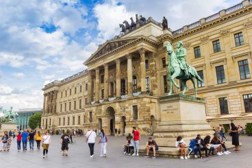 Entkernen, Umfunktionieren und (feindlich) Übernehmen – Warum die heutige Bundesrepublik Deutschland (so gut wie) nichts mehr mit der ‚Bonner Republik‘ zu tun hat