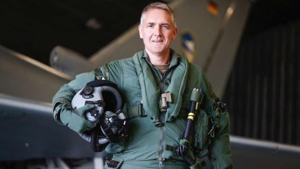 Wo sie auf diese Weise mit Worten schießen, schießen sie irgendwann auch mit Waffen