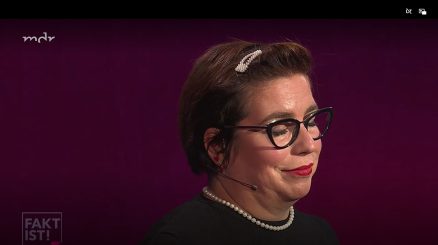 BSW-Politiker: „Der größte Klimakiller ist Krieg“ – Mimik von Grünen-Politikerin ist entlarvend