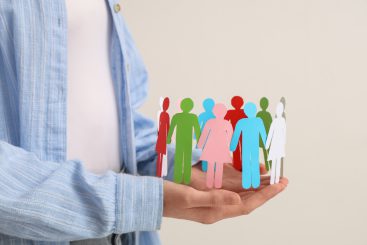 Wundervolle Aktion für die Menschenrechte: 1.355 langsam und einzeln ausgesprochene Worte