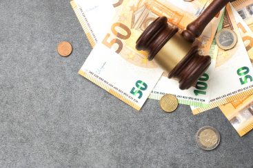 Flexible Rechtsordnung. Sozialleistungsbetrüger in die Mangel, aber Schongang für Steuerräuber.