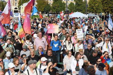 Friedensdemo in Stuttgart mit polizeilichem Zwischenspiel