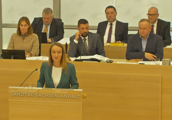 Eklat in Magdeburg: „An was machen Sie fest, dass die Russen hier in der ehemaligen DDR keine Monster waren?“